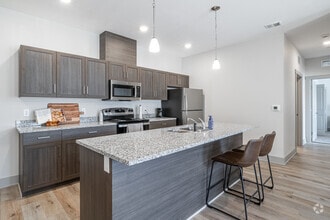 2BR, 2BA - 1,087SF - The Shoreline - Kitchen - Mona Shores Flats