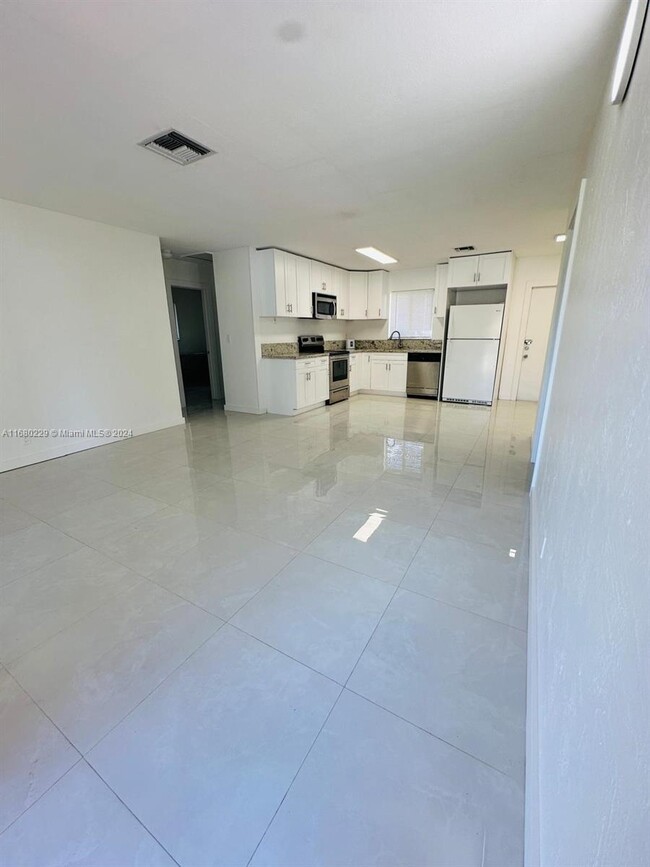 Foto del edificio - 2620 NW 14th Ct