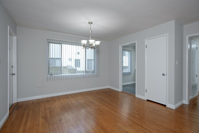 Building Photo - 614 Sunset Blvd