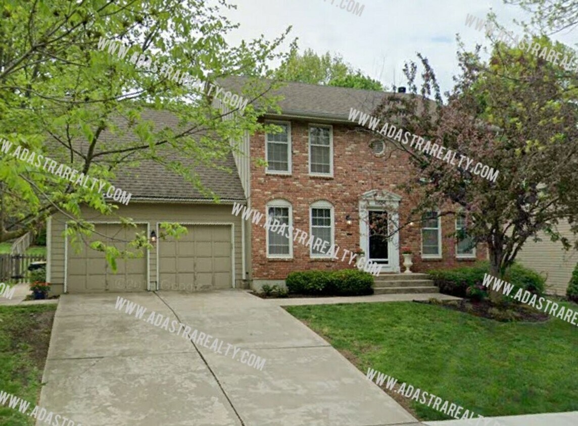Primary Photo - Beautiful Overland Park Home-Available NOW!!