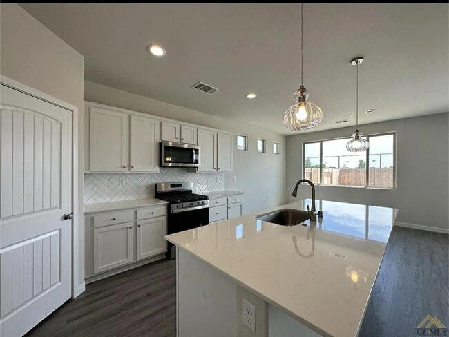 Building Photo - A brand new, modern home