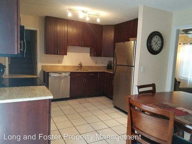 Building Photo - 216 Claremont Ct