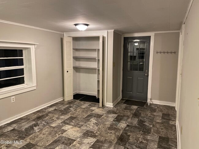 Building Photo - 163 Ridge St