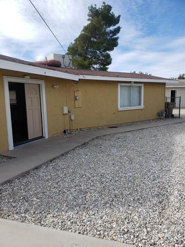 Building Photo - 7070 Jenkins Ave