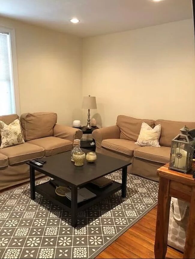 Building Photo - 91 Saugatuck Ave