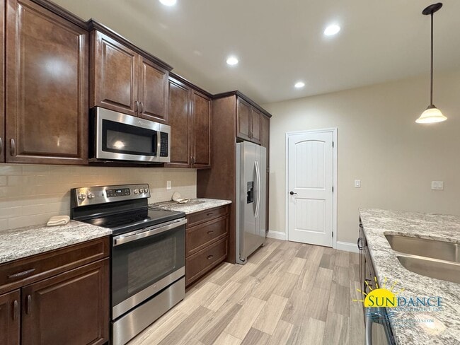 Building Photo - Lovely 3 Bedroom Home in Fort Walton Beach!