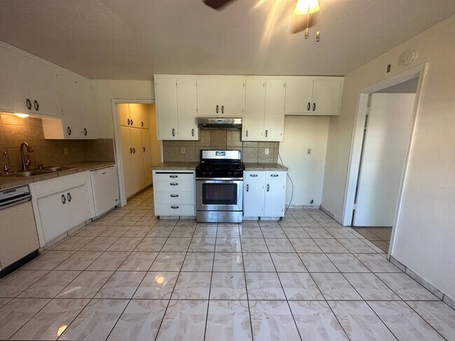 Foto del edificio - 2025 Marlow St