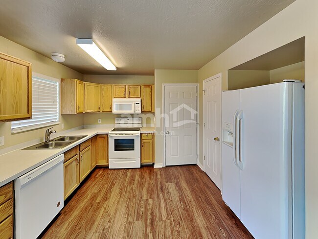 Building Photo - 1548 S 30 E