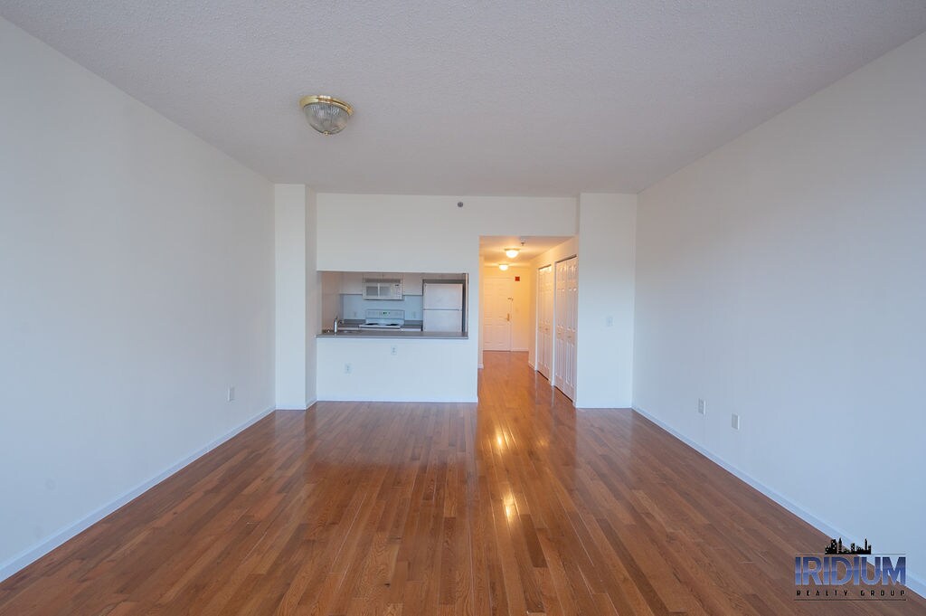Foto principal - 2860 John F Kennedy Blvd