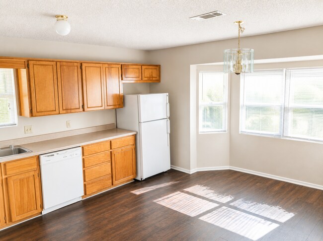 Foto del edificio - AVAILABLE MID JUNE; APPLY TODAY ON OUR WEBSITE