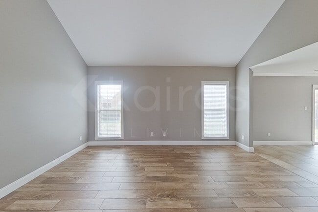 Foto del edificio - 97 Cottonwood Dr