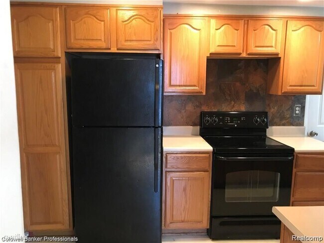 Building Photo - 3 br, 1 bath House - 624 N Washington St