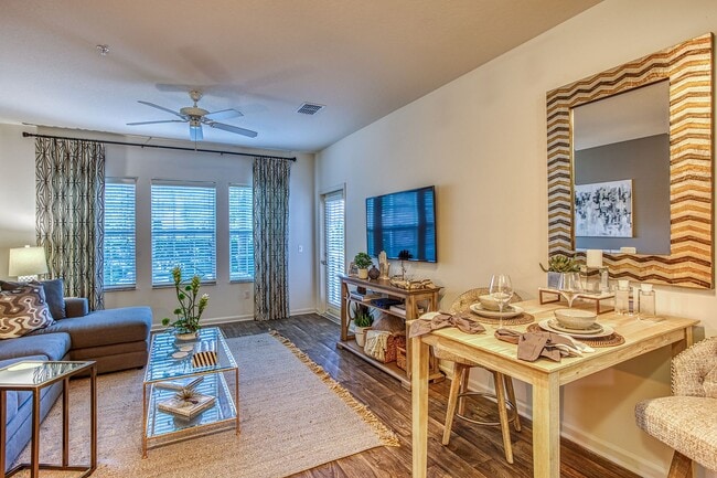 Building Photo - The Links at Pebble Creek Apartments