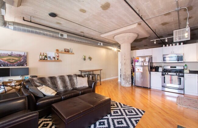 Building Photo - 411 W Ontario St