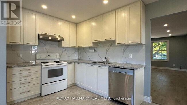 Photo du bâtiment - 361 Terry Dr