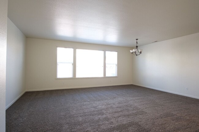 Building Photo - Gorgeous home in Ceres, Available NOW!!!