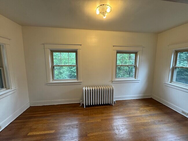 Foto del edificio - 5716 Beacon St