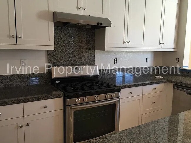 Building Photo - 212 Borrego