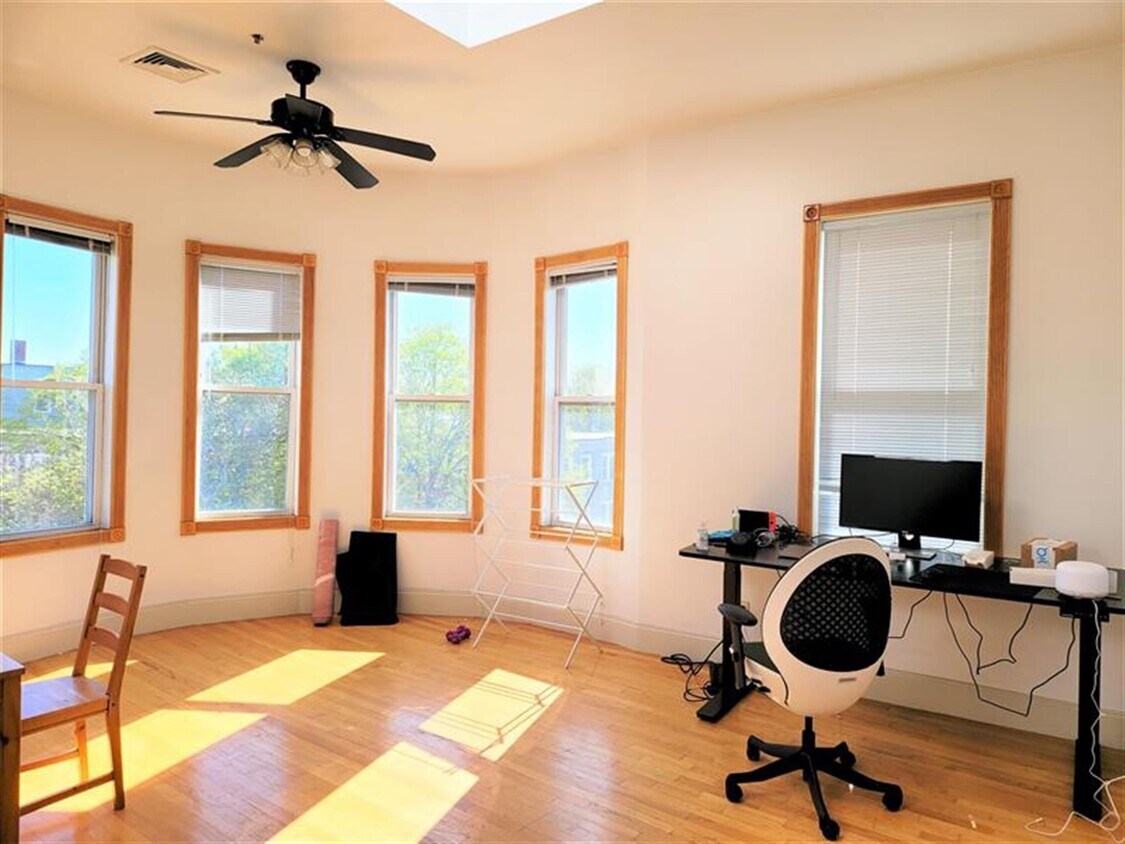 Foto principal - 183 Columbia St