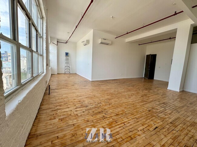 Foto del edificio - 385 Troutman St