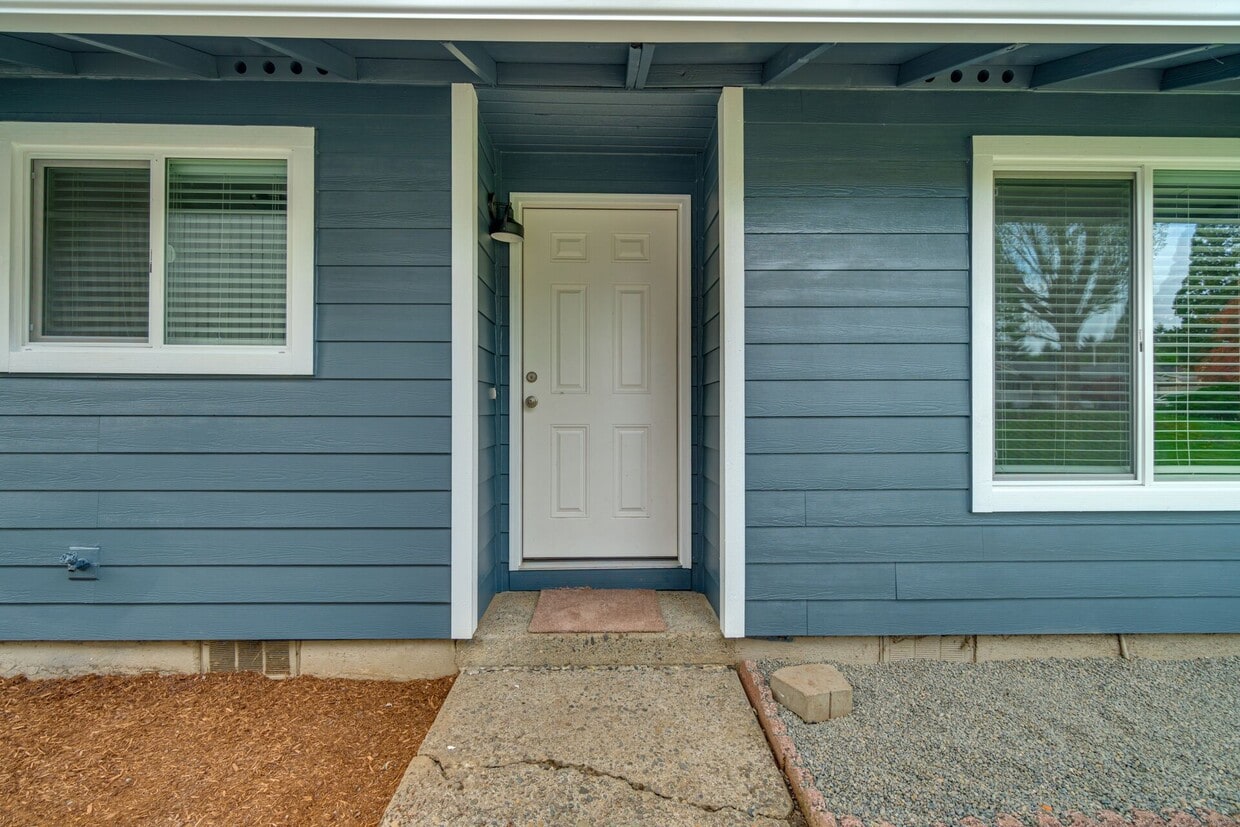 Porch - 20901 SE Morrison St