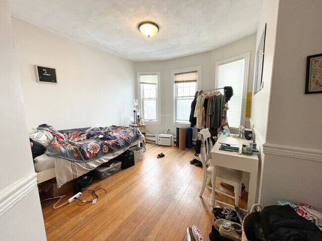 Building Photo - 19 Bucknam St