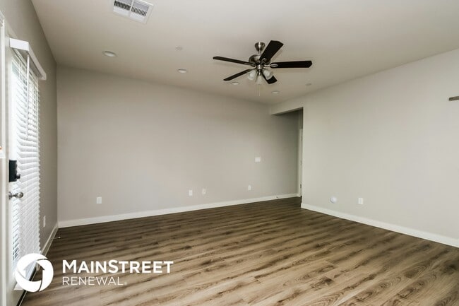 Building Photo - 1119 S Stapley Dr