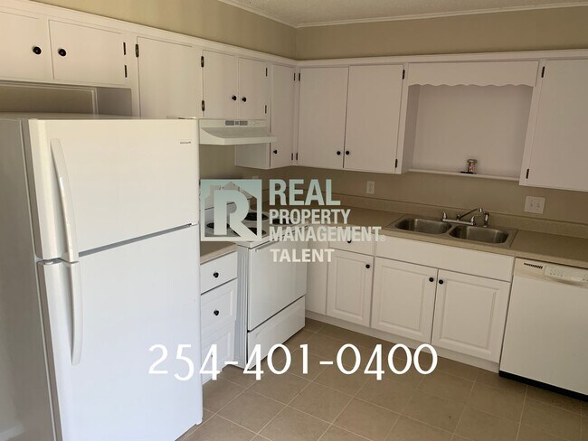 Foto del edificio - 2214 Saulsbury Dr