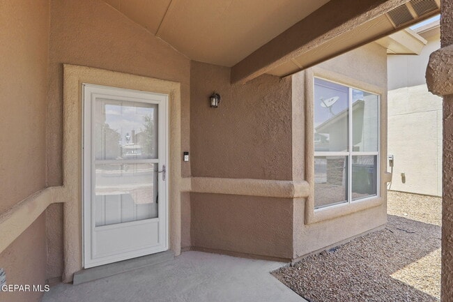 Foto del edificio - 2933 Pebble Rock Pl