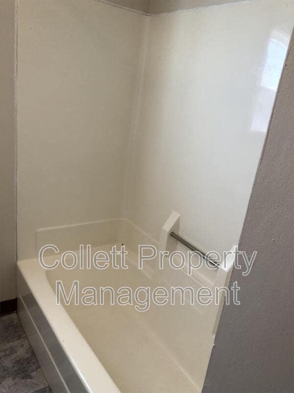 Building Photo - 6627 State Rd