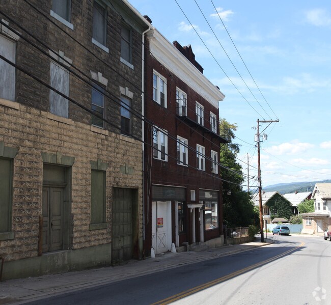 Foto del edificio - 323 Baltimore Ave