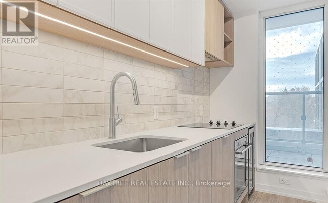 Building Photo - 2020 Bathurst St