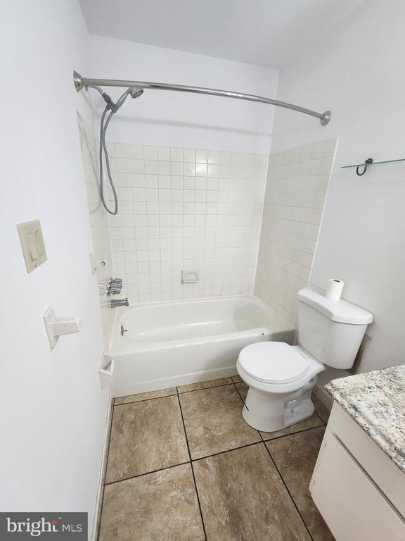 Foto del edificio - 3212 Juniper Ct