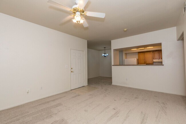 Foto del edificio - Lovely 1 Bedroom Condo For Rent