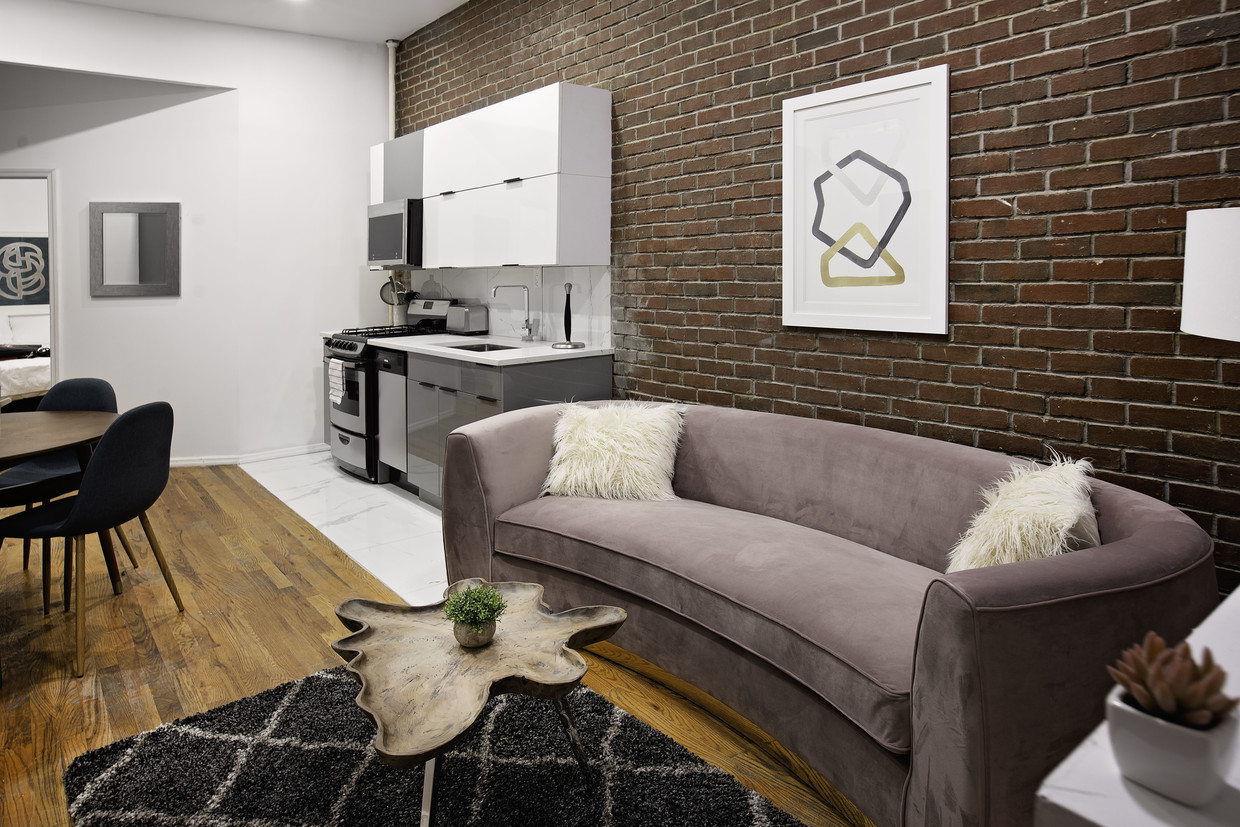 Foto del edificio - 160 E 107th St