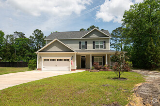 Building Photo - 514 Carriage Ln