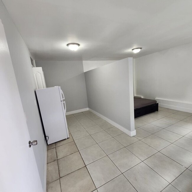 Foto del edificio - 948 SW 49th Terrace
