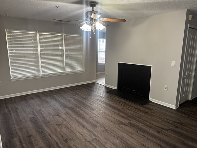 Building Photo - 4607 Deepwood Ct