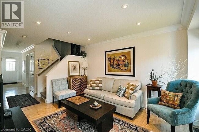 Photo du bâtiment - 573 Wild Iris Ave