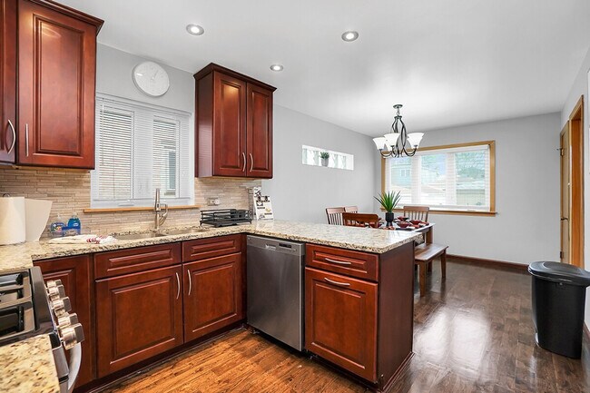 Foto del edificio - 6059 W 64th St