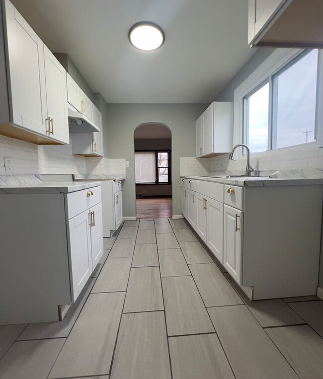 Building Photo - Beautiful  2 Bedroom House Available NOW in Burnham IL MUST SEE!!!