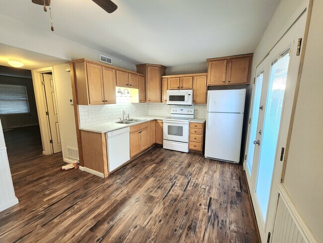 Foto del edificio - 4285 Burnett Walk