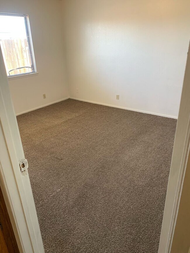 Foto del edificio - 2 BEDROOM 1 BATH UNIT