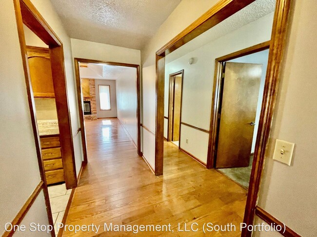 Foto del edificio - 5 br, 3 bath House - 1704 NW 9th St