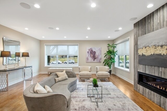 Foto principal - 5442 N Western Ave