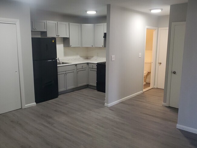 Foto del edificio - 760 Cummins Hwy