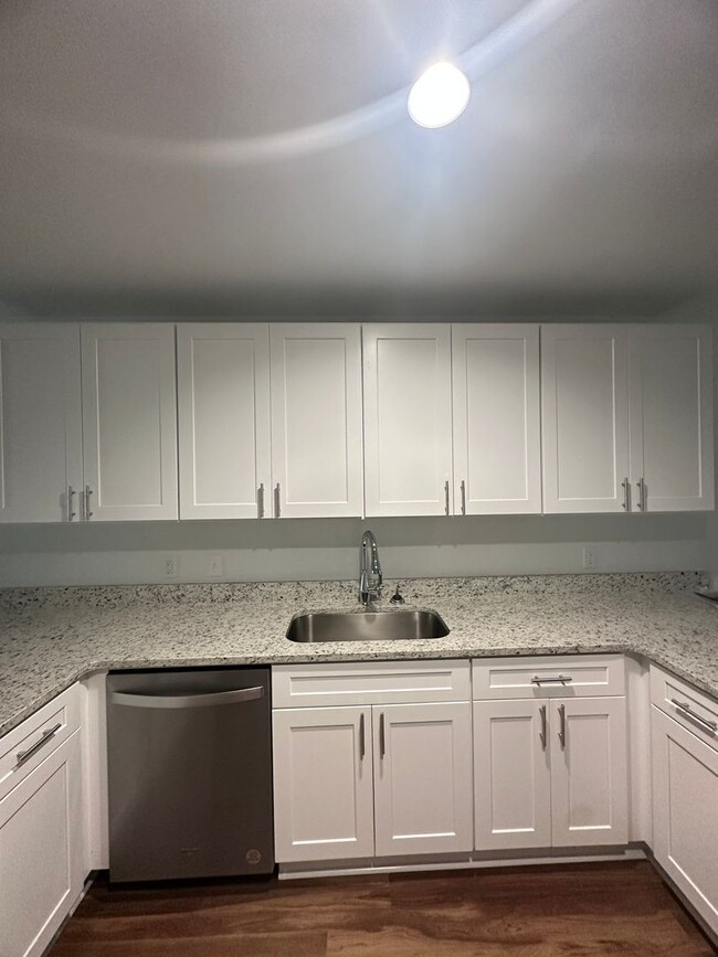 Foto del edificio - Southern Winds Subdivision!  End Unit...