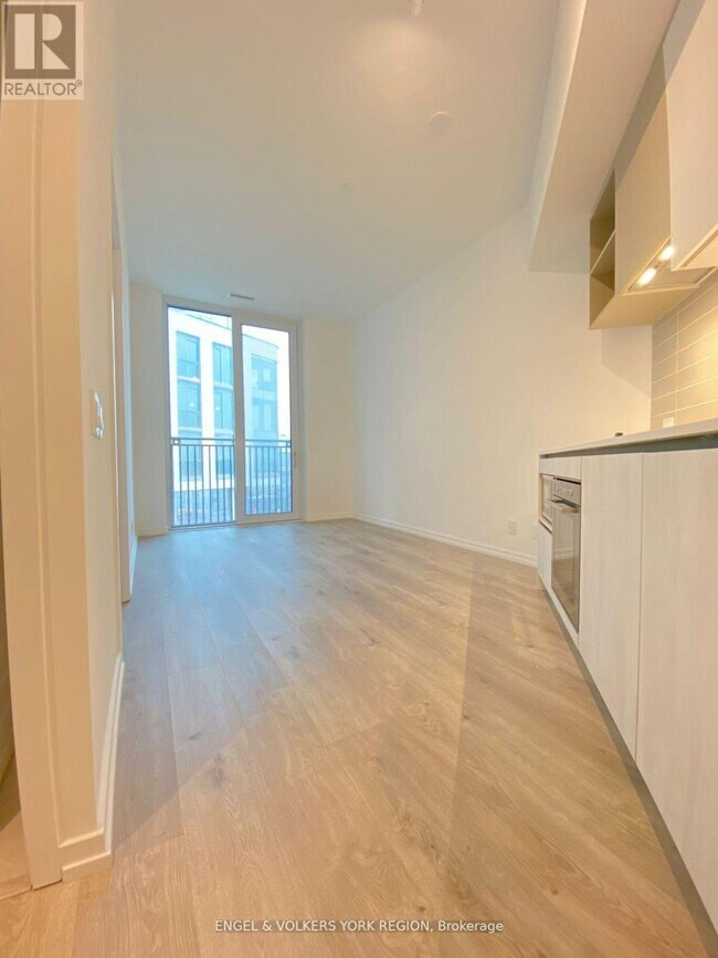 Photo du bâtiment - 1000 Portage Pkwy