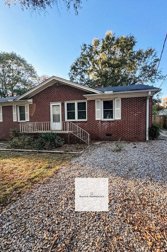 Primary Photo - 7 Bristol Dr