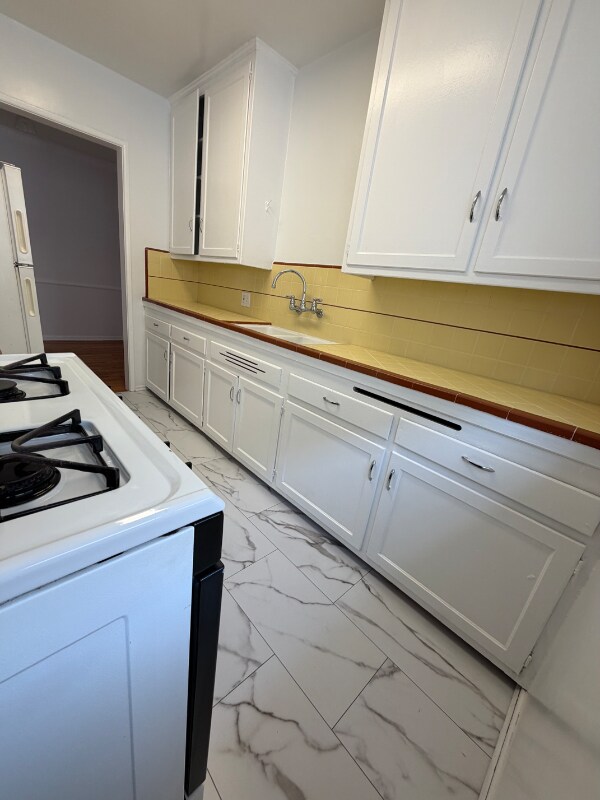 Foto del edificio - 5826 Gregory Ave